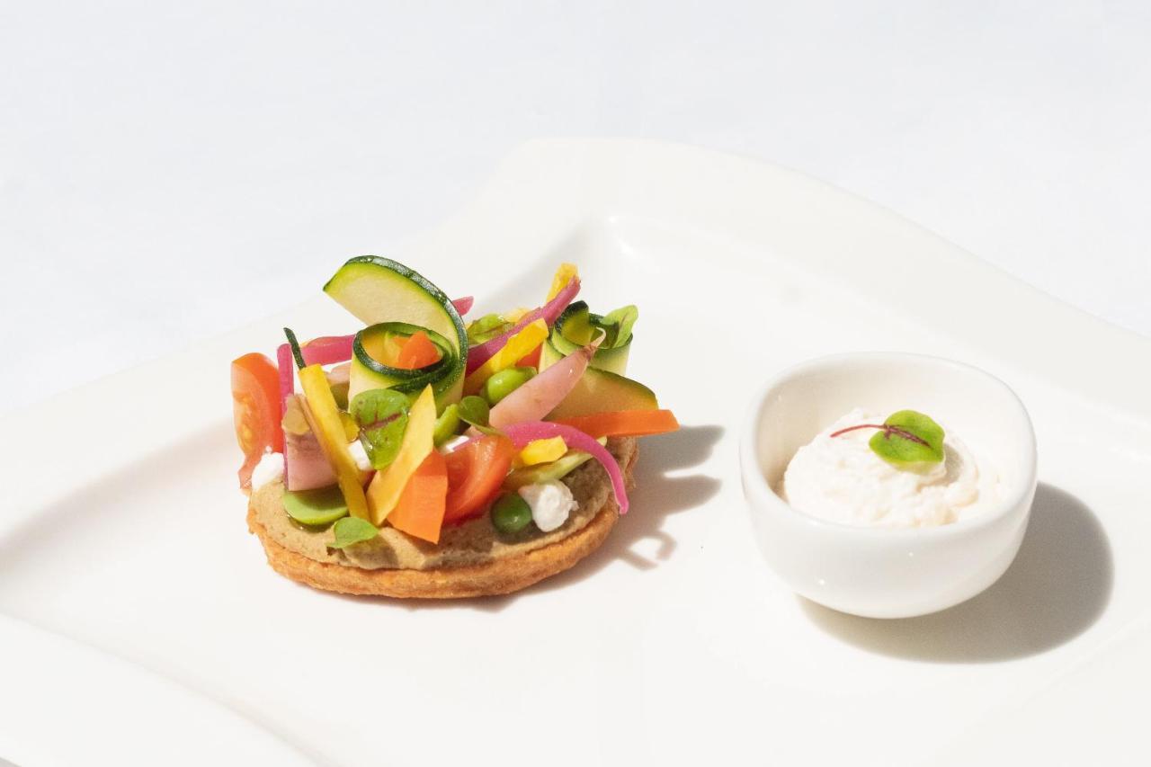 Logis Hotel & Restaurant Du Sauvage La Ferté-Gaucher Eksteriør bilde