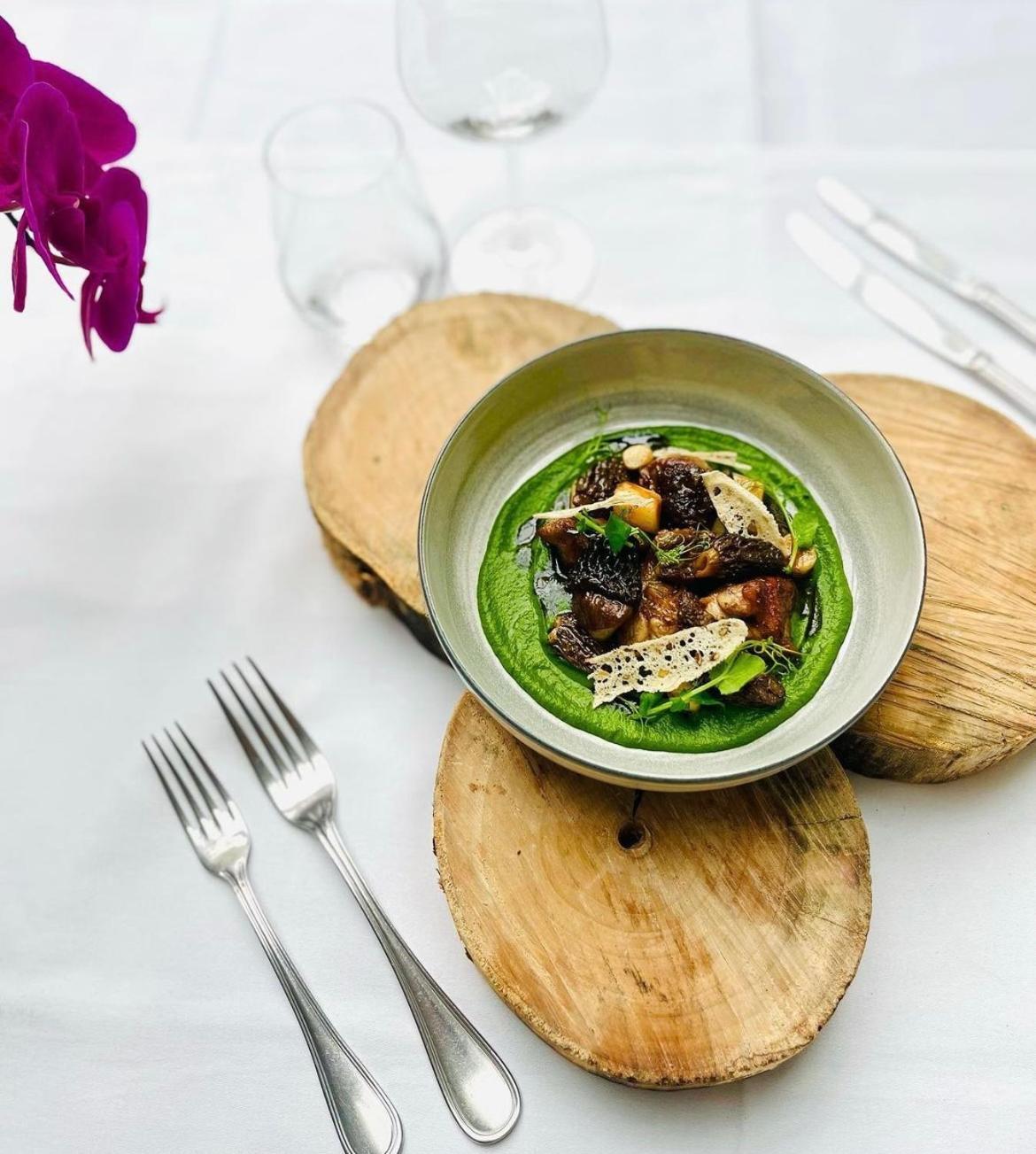 Logis Hotel & Restaurant Du Sauvage La Ferté-Gaucher Eksteriør bilde