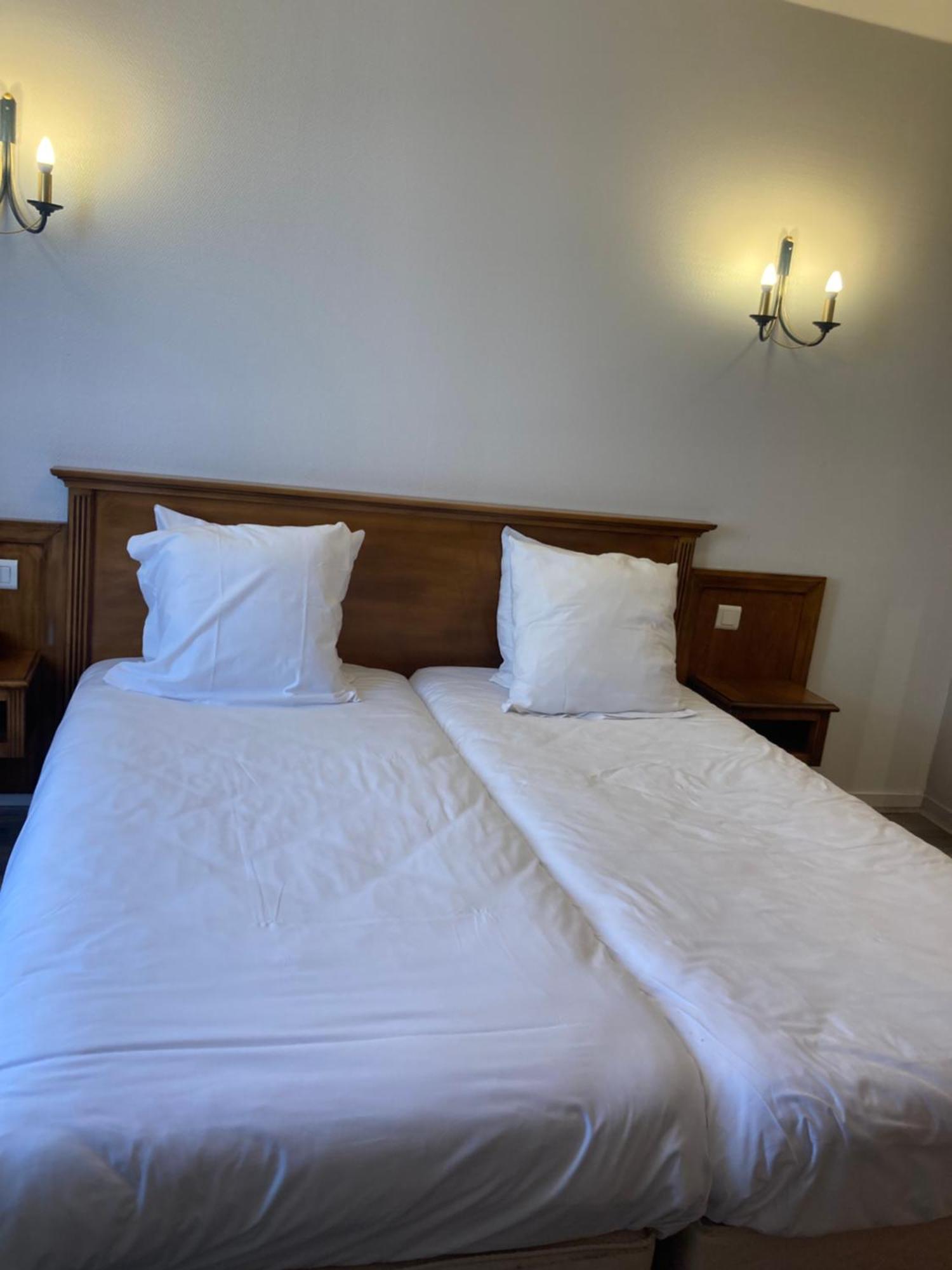 Logis Hotel & Restaurant Du Sauvage La Ferté-Gaucher Eksteriør bilde